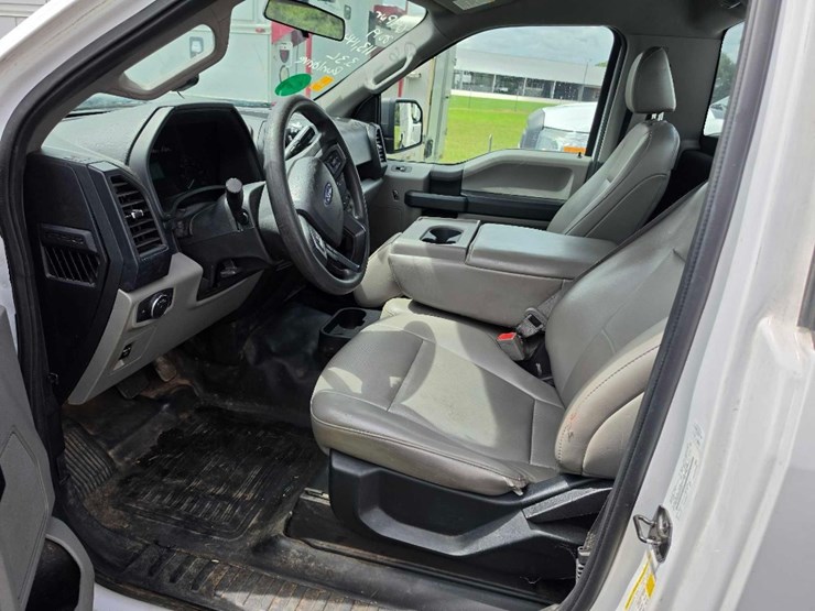 2019-ford-f150-xl-image-9