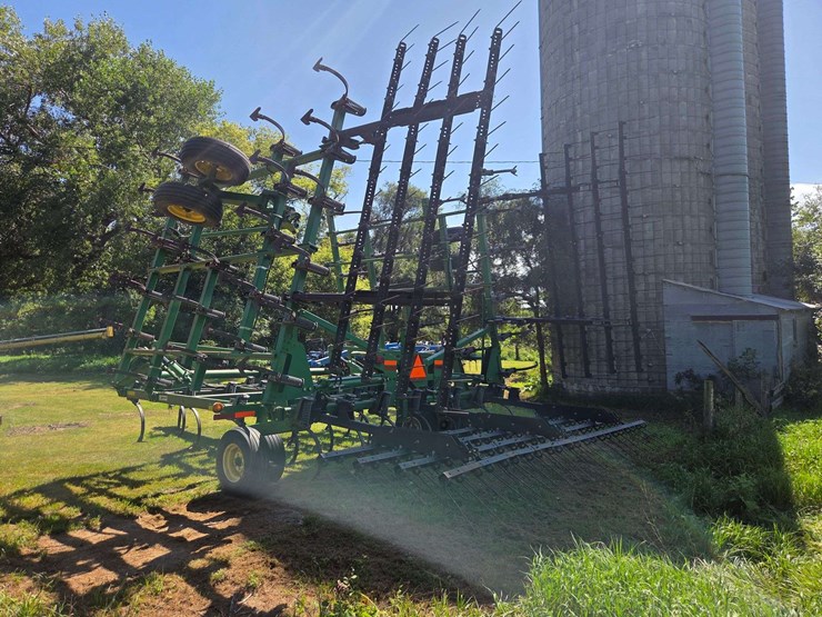 john-deere-2210-image-6