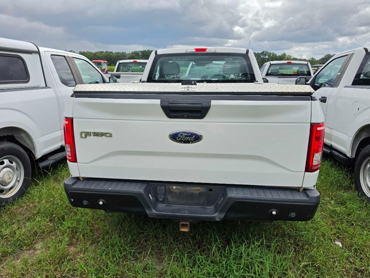 2017-ford-f150-xl-image-4