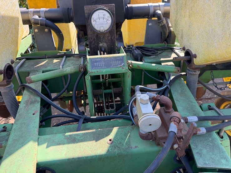 john-deere-7200-image-12
