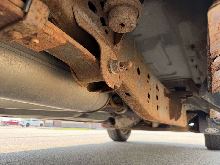 2010-ford-f150-lariat-image-32