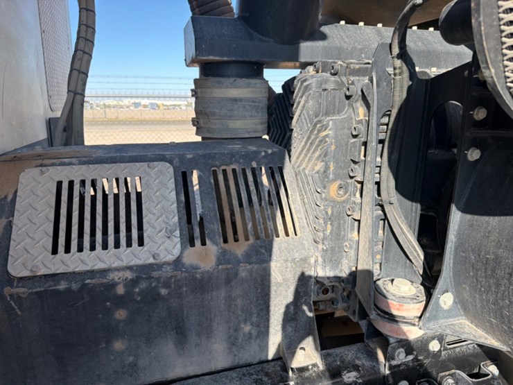 2024-kenworth-t880-image-17
