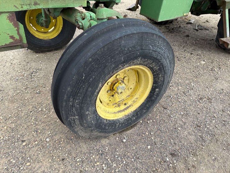 john-deere-4020-image-11