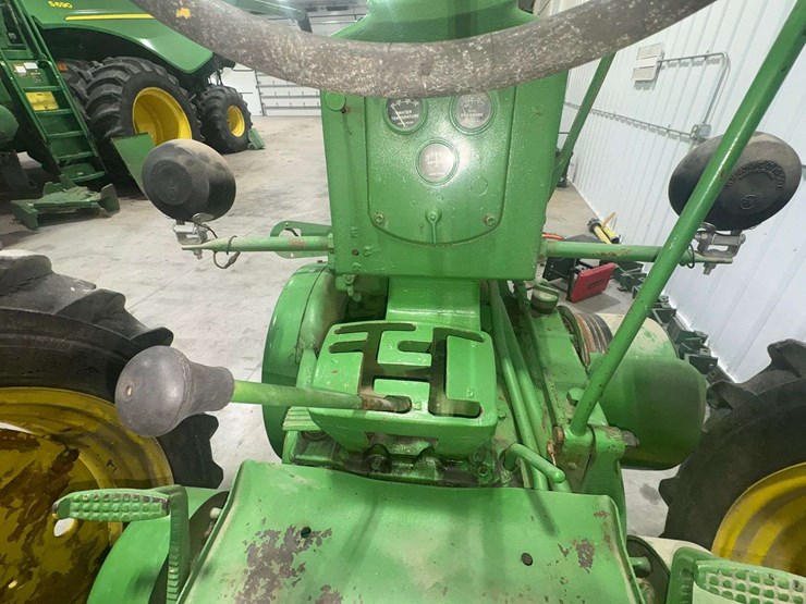 1955-john-deere-60-image-25