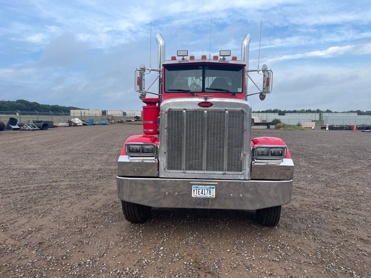 1999-peterbilt-379-image-8