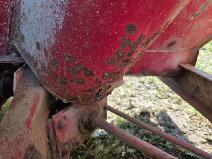 new-holland-355-image-28