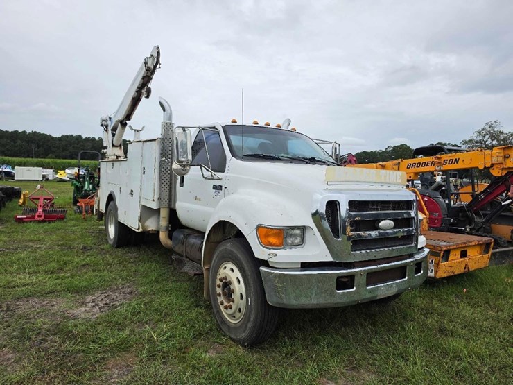 2007-ford-f750-image-1