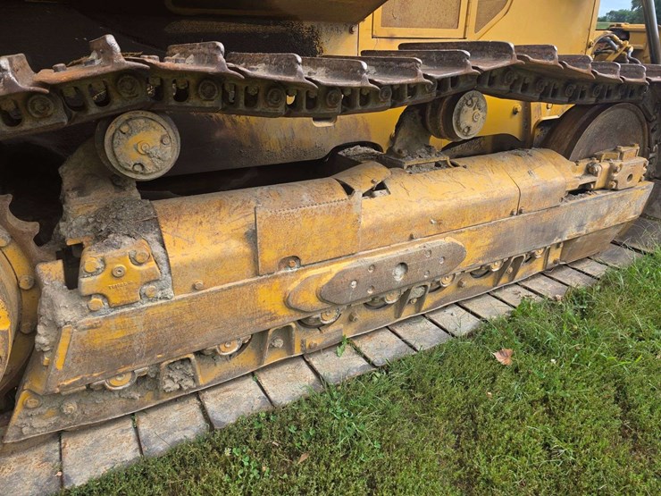deere-750b-lt-image-22