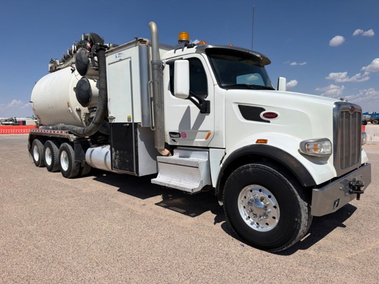 2019-peterbilt-567-image-3