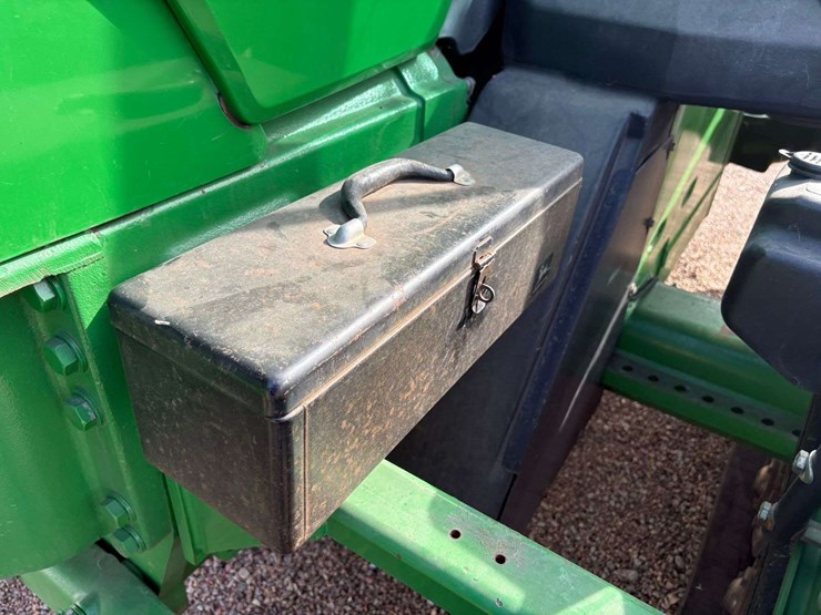 2006-john-deere-8430t-image-29