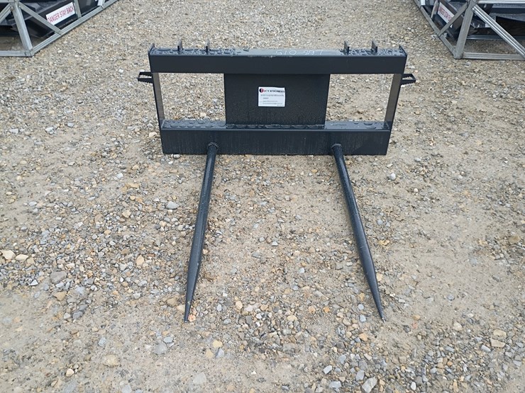 #l68-015-•-jct-bale-spear-skid-steer-attachment-image-1