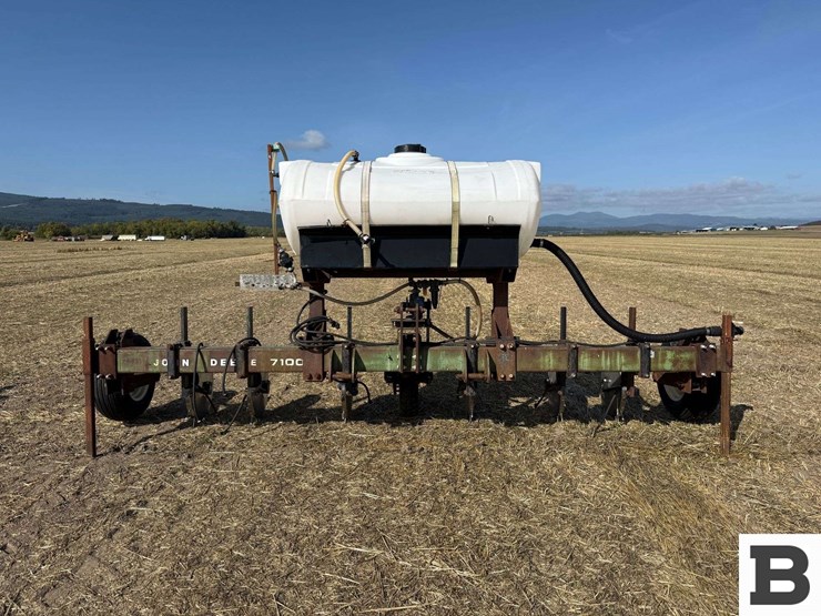 john-deere-7100-image-5