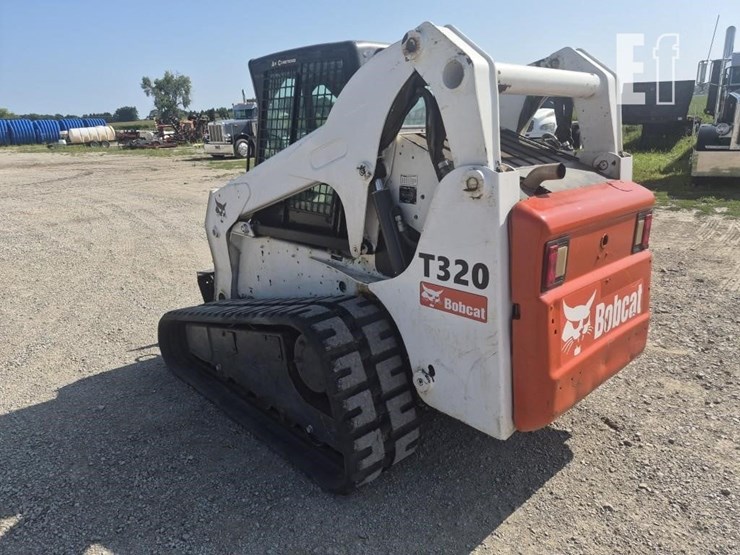 2007-bobcat-t320-image-8