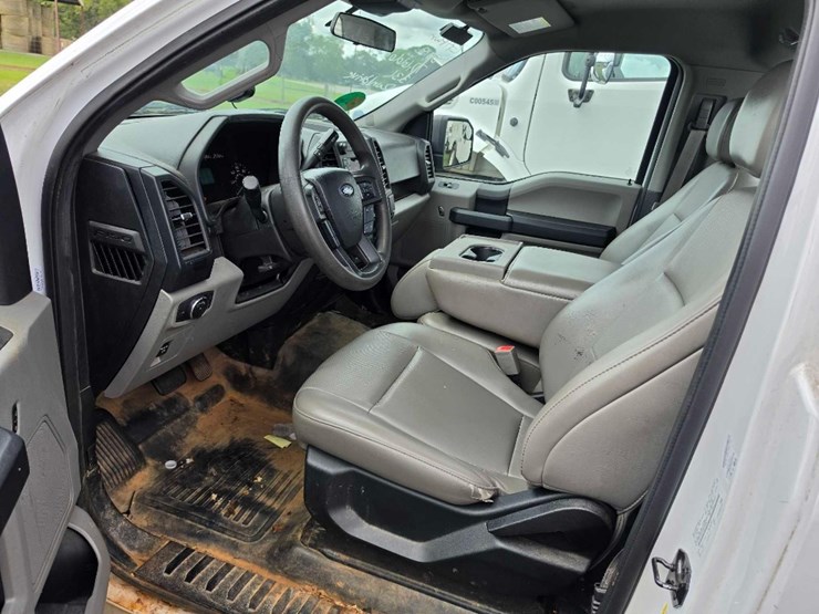 2019-ford-f150-xl-image-11