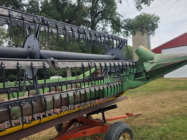 john-deere-220-image-21