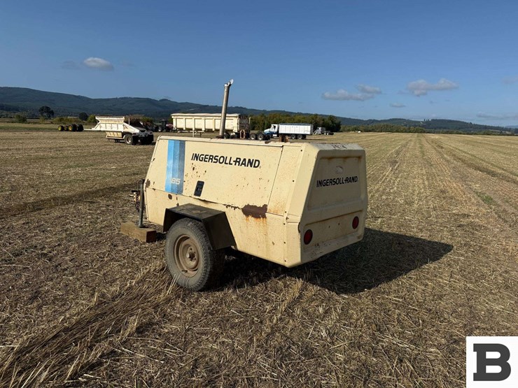 1995-ingersoll-rand-p185wjd-185-cfm-portable-air-compressor-image-3