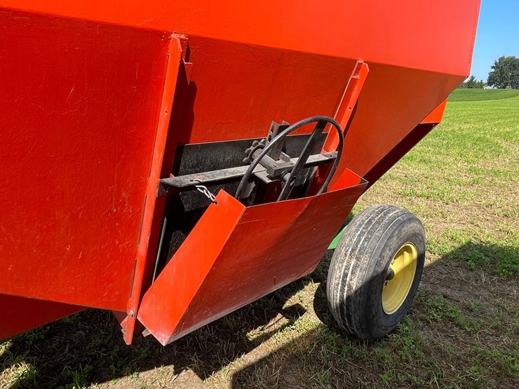 john-deere-1075-image-9