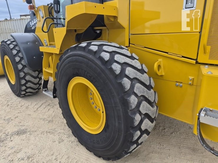 2015-deere-544k-image-12
