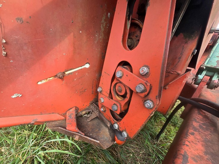 hesston-1091-image-26