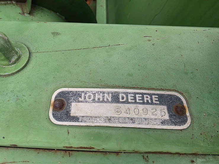 john-deere-220-image-6