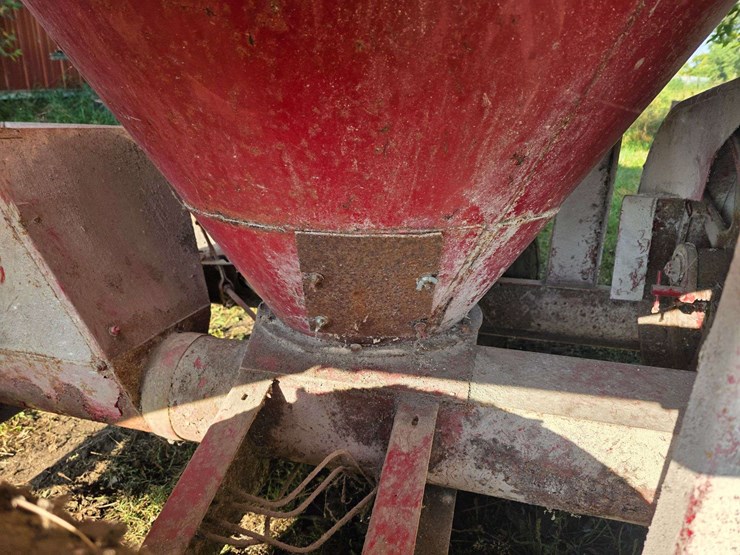 new-holland-355-image-13