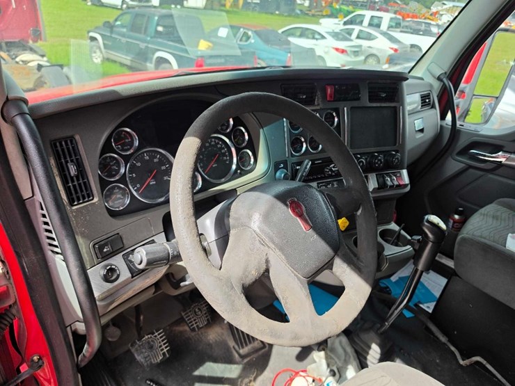 2016-kenworth-t680-image-8
