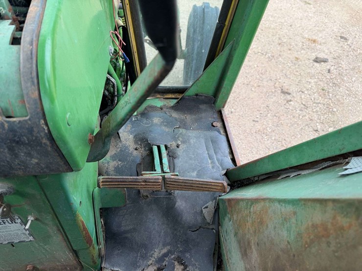 john-deere-4020-image-44