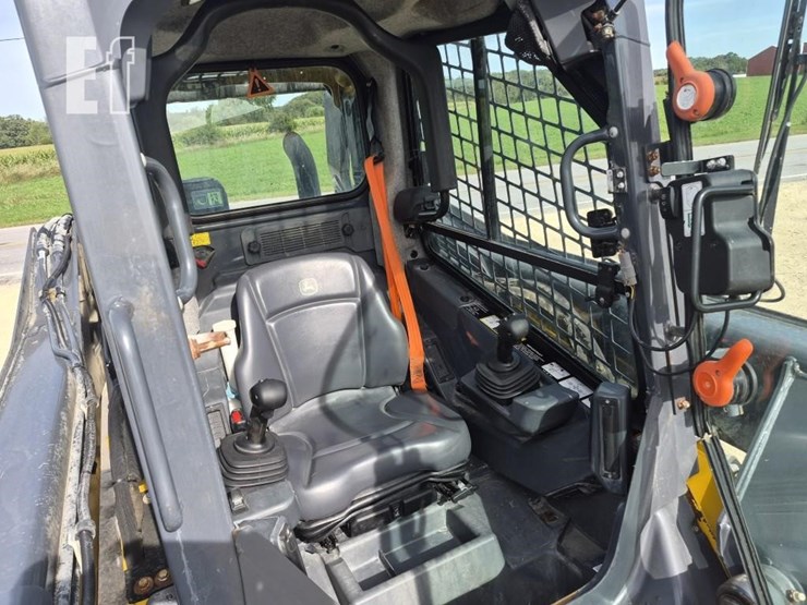 2024-deere-320g-image-13