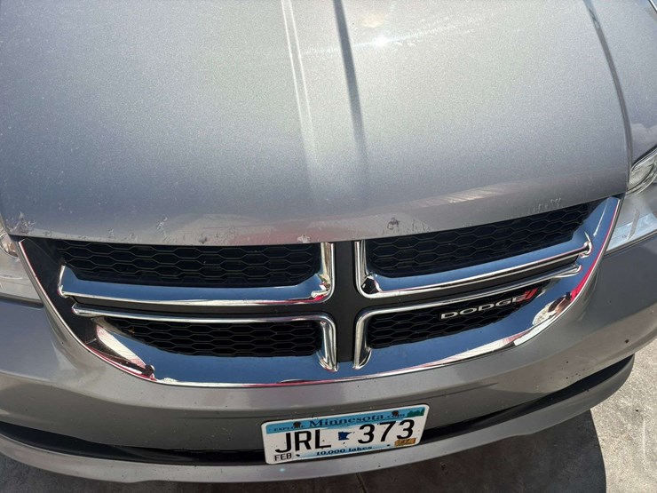 2016-dodge-grand-caravan-sxt-image-16