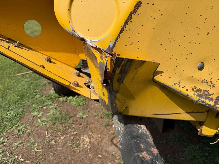 new-holland-73c-image-28