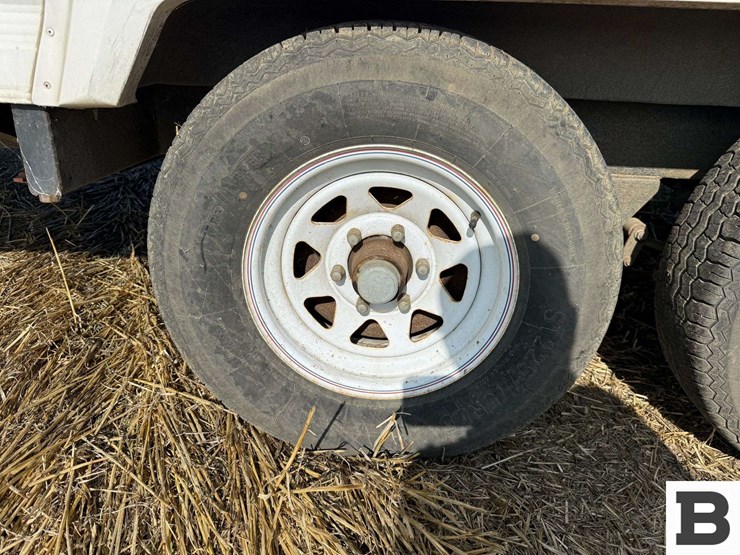 2002-tahoe-transport-21'-toy-hauler-travel-trailer-image-21