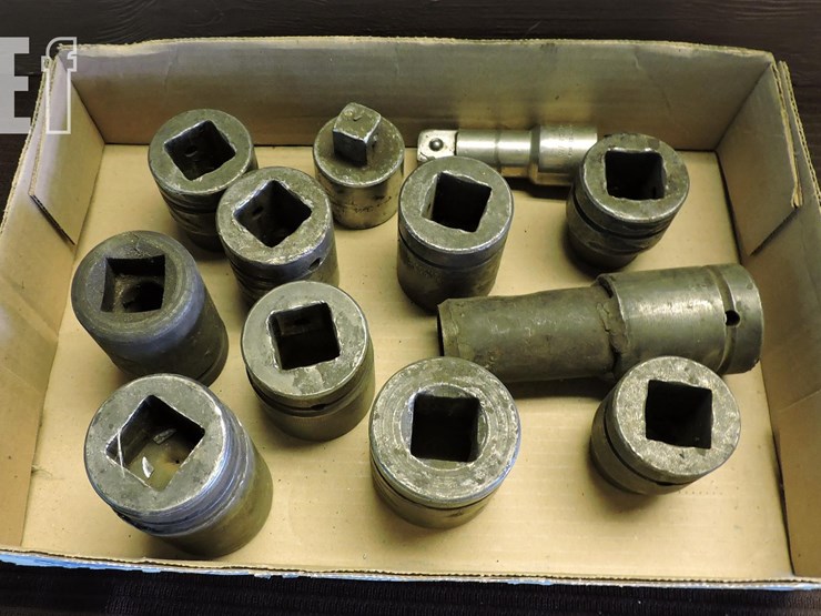 assorted-1”-drive-sockets,-mostly-sae-image-1