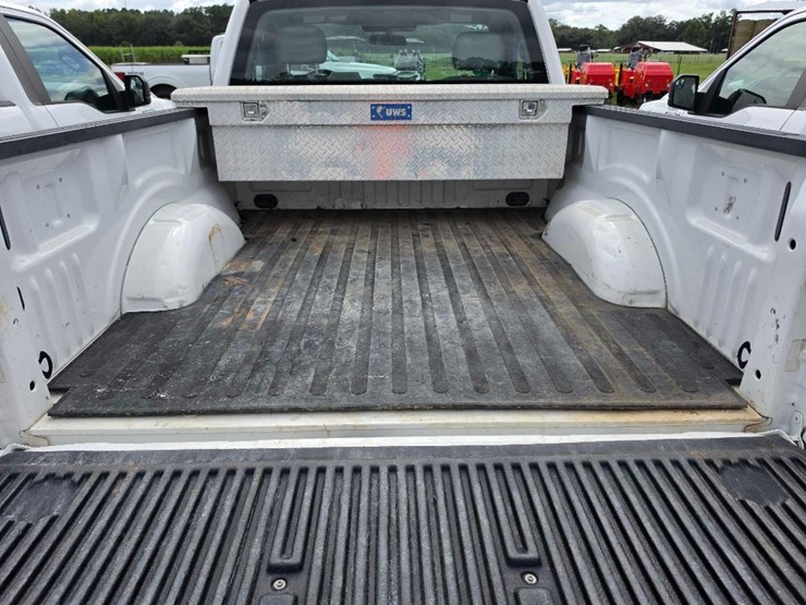 2018-ford-f150-xl-image-9