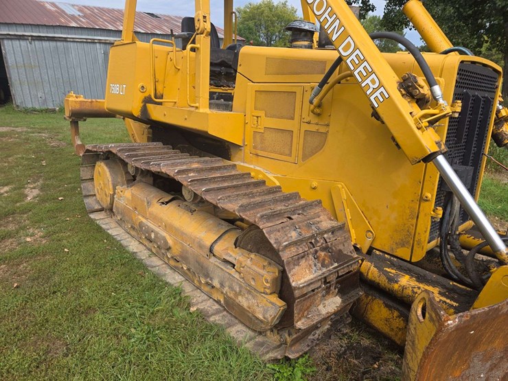 deere-750b-lt-image-28