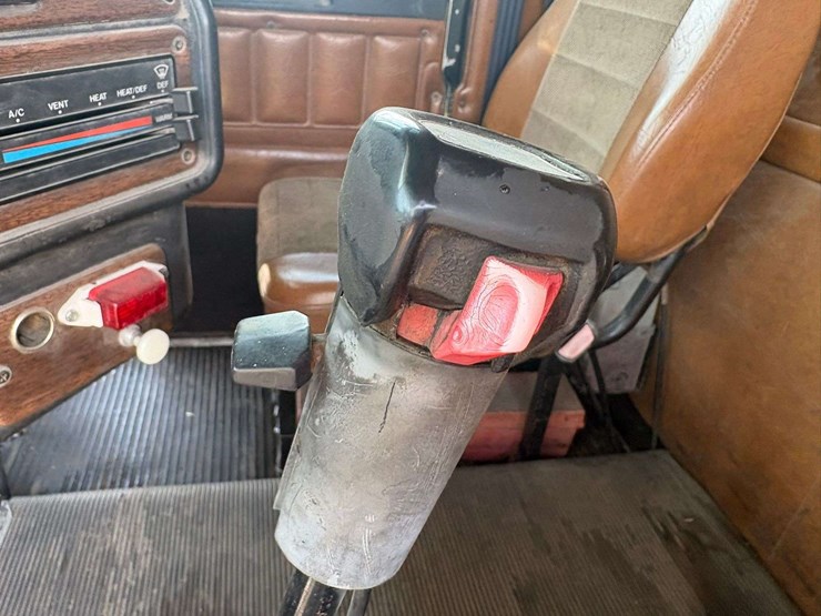 1990-cummins-855-image-34