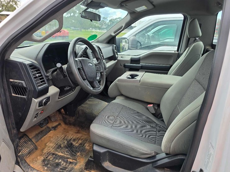 2020-ford-f150-xl-image-10