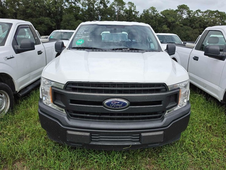 2018-ford-f150-xl-image-2