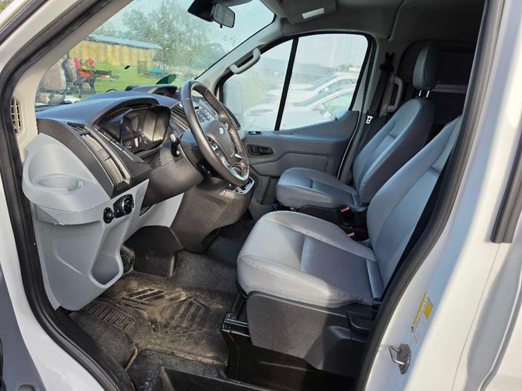2017-ford-transit-image-10