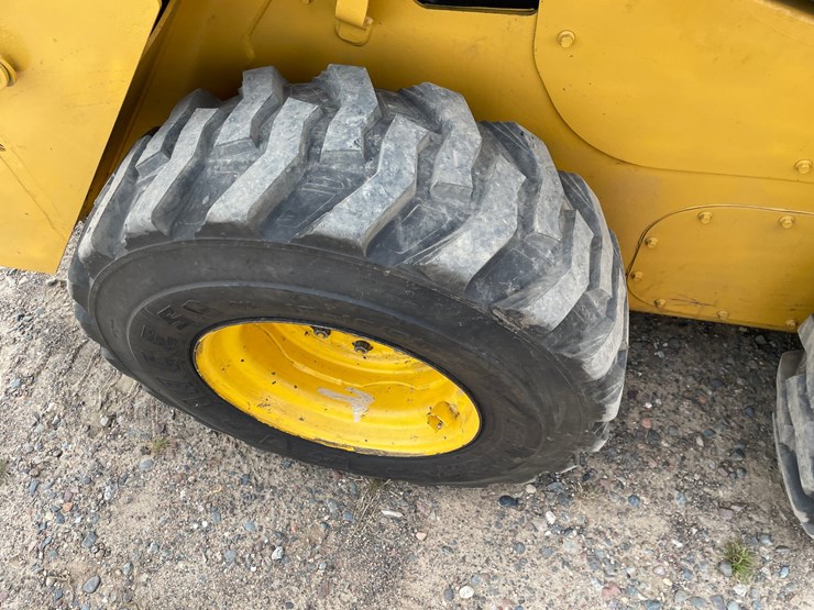 2013-caterpillar-236d3-image-10