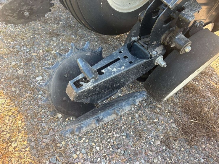 2014-kinze-3140-image-25