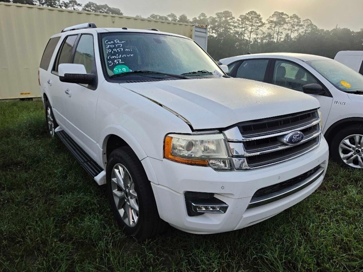 2017-ford-explorer-image-1