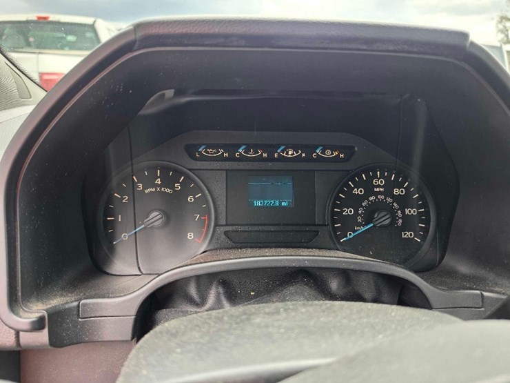 2017-ford-f150-xl-image-12