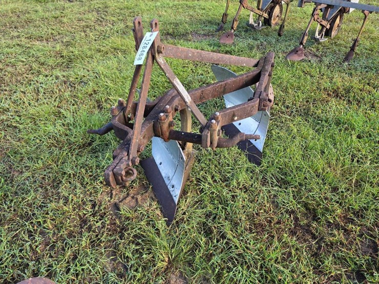 180---massey-ferguson-2-row-bottom-plow-image-2