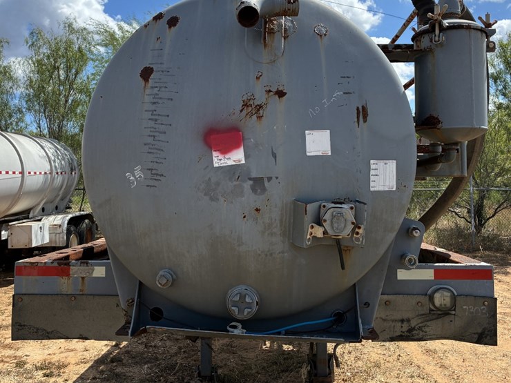 2012-southern-vac-130bbl-vac-trailer-image-2