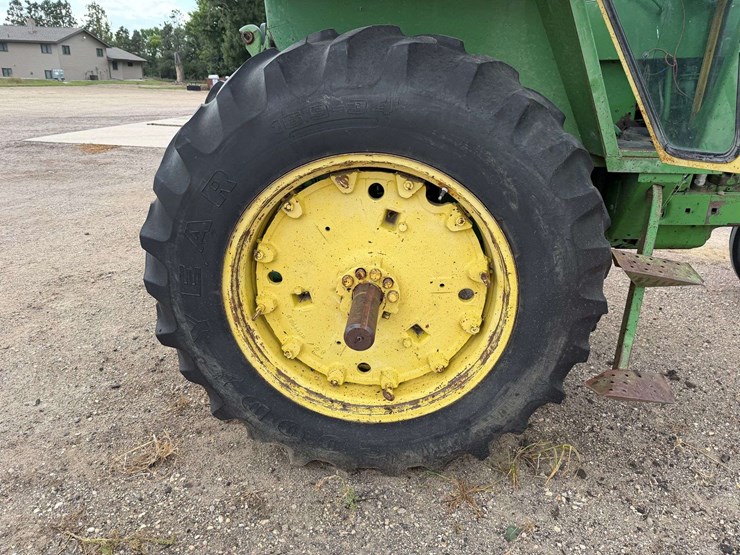 john-deere-4020-image-25
