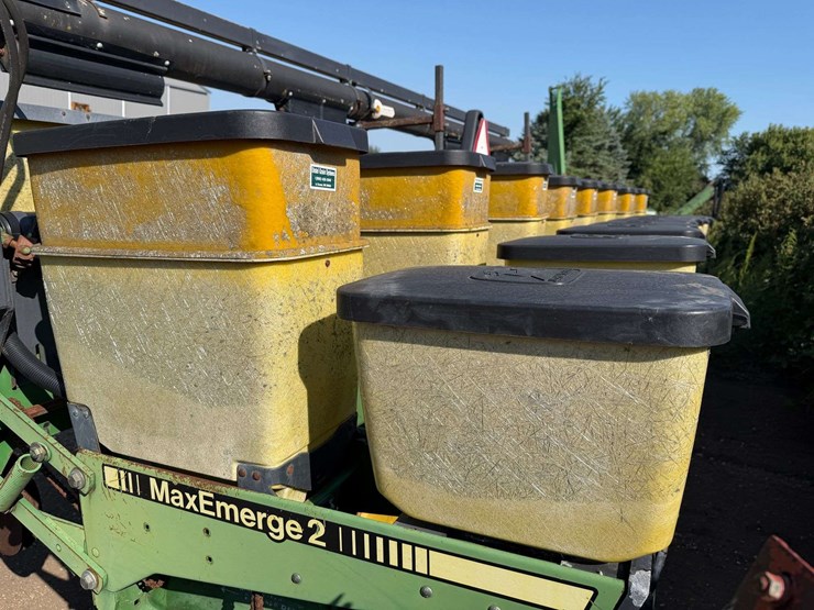 john-deere-7200-image-4
