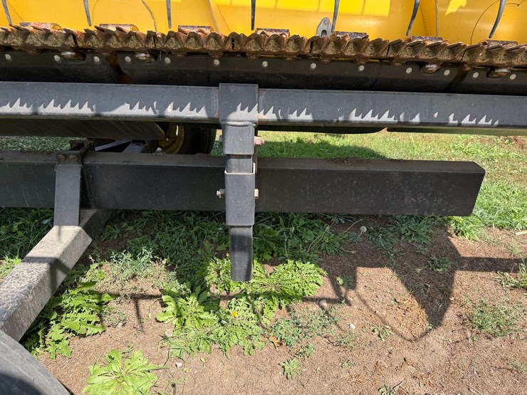 new-holland-73c-image-33