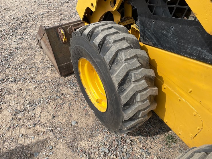 2013-caterpillar-236d3-image-12