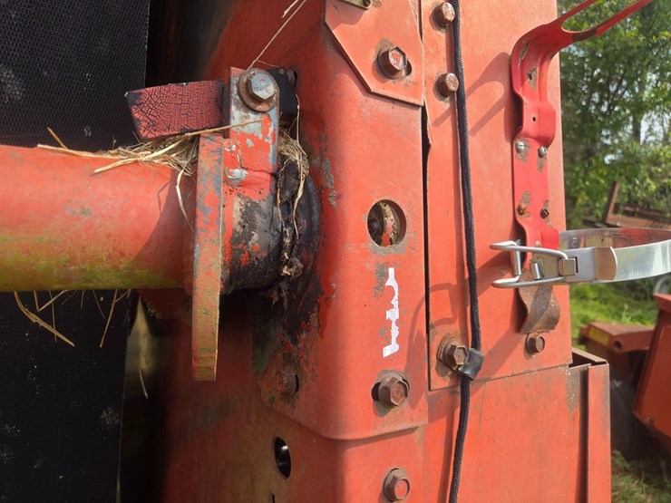 hesston-5540-image-19