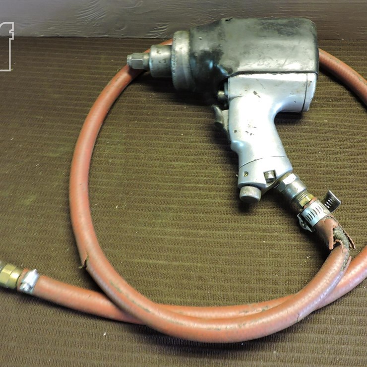 1/2” DRIVE PNEUMATIC IMPACT, BRAND UNKNOWN